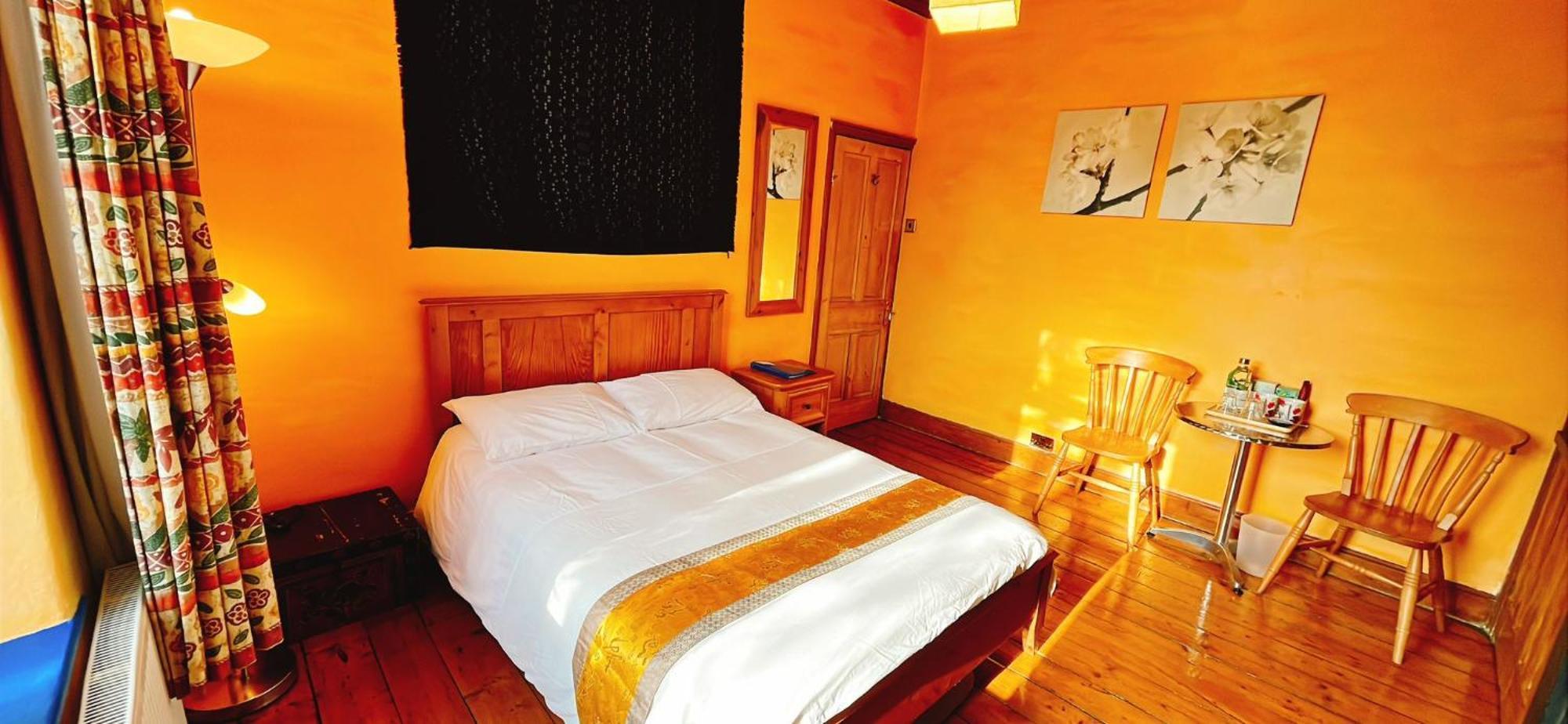 카디프 Funky Urban Jungle B&B 외부 사진