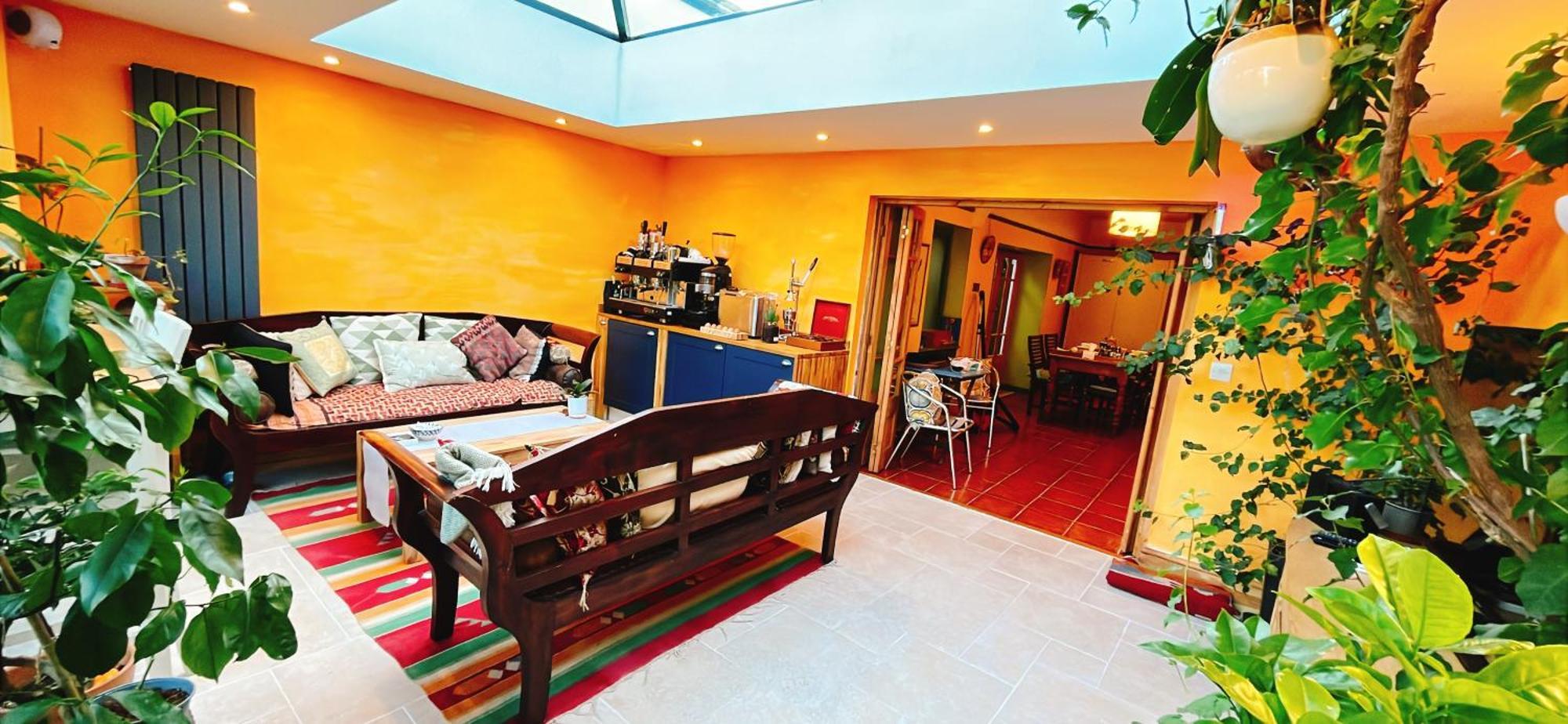 카디프 Funky Urban Jungle B&B 외부 사진